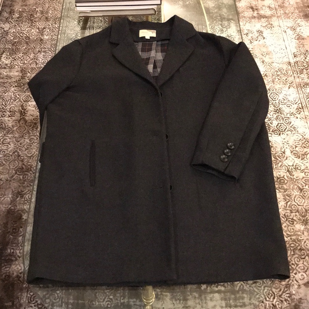 Elizabeth and James top coat
